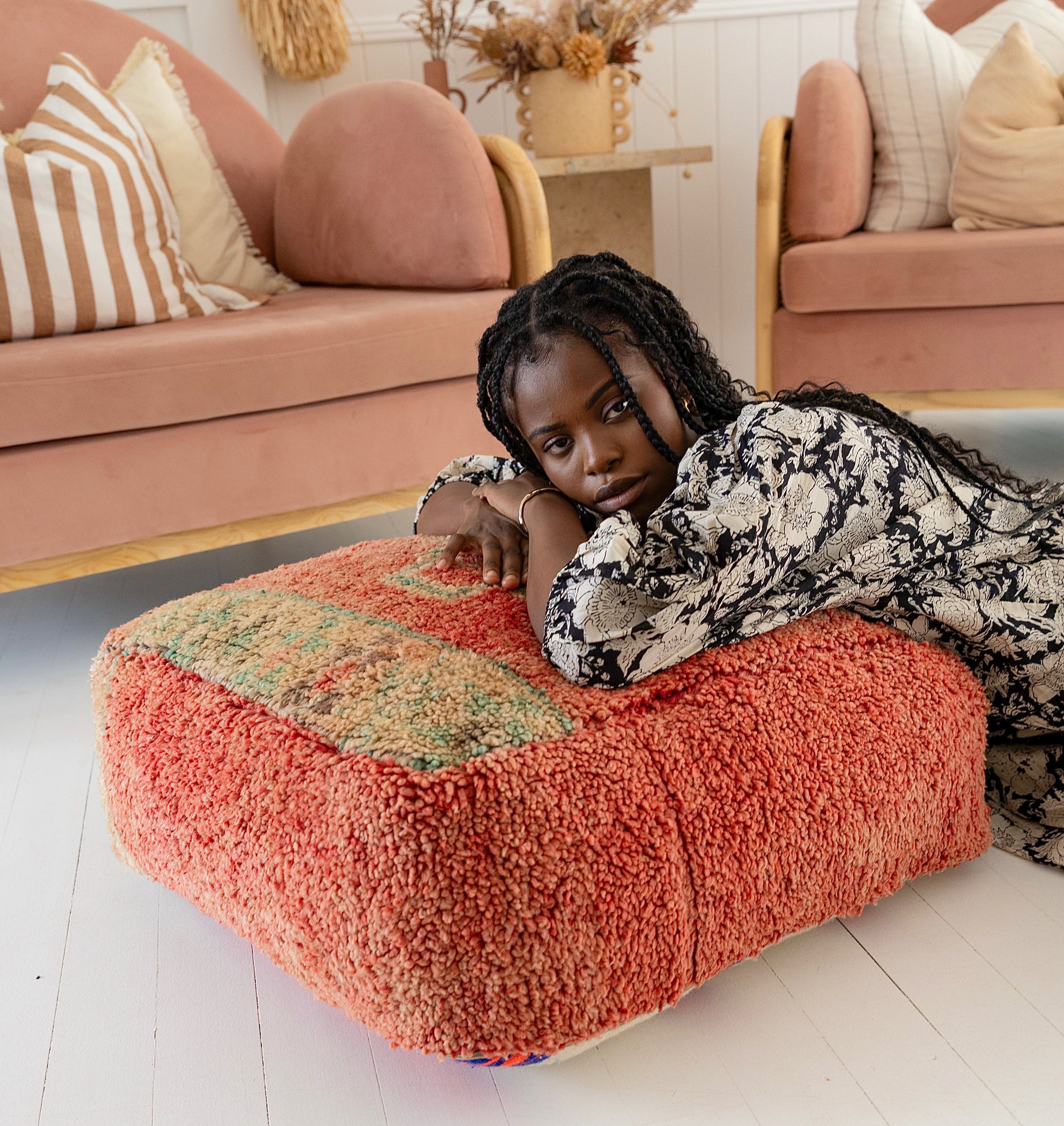 Ways to Use Floor Cushions Inside and Outside the Home