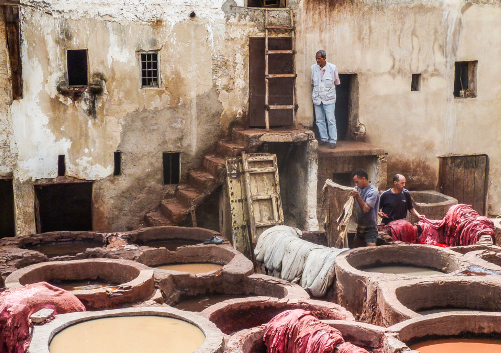 Moroccan Poufs: How are they made?